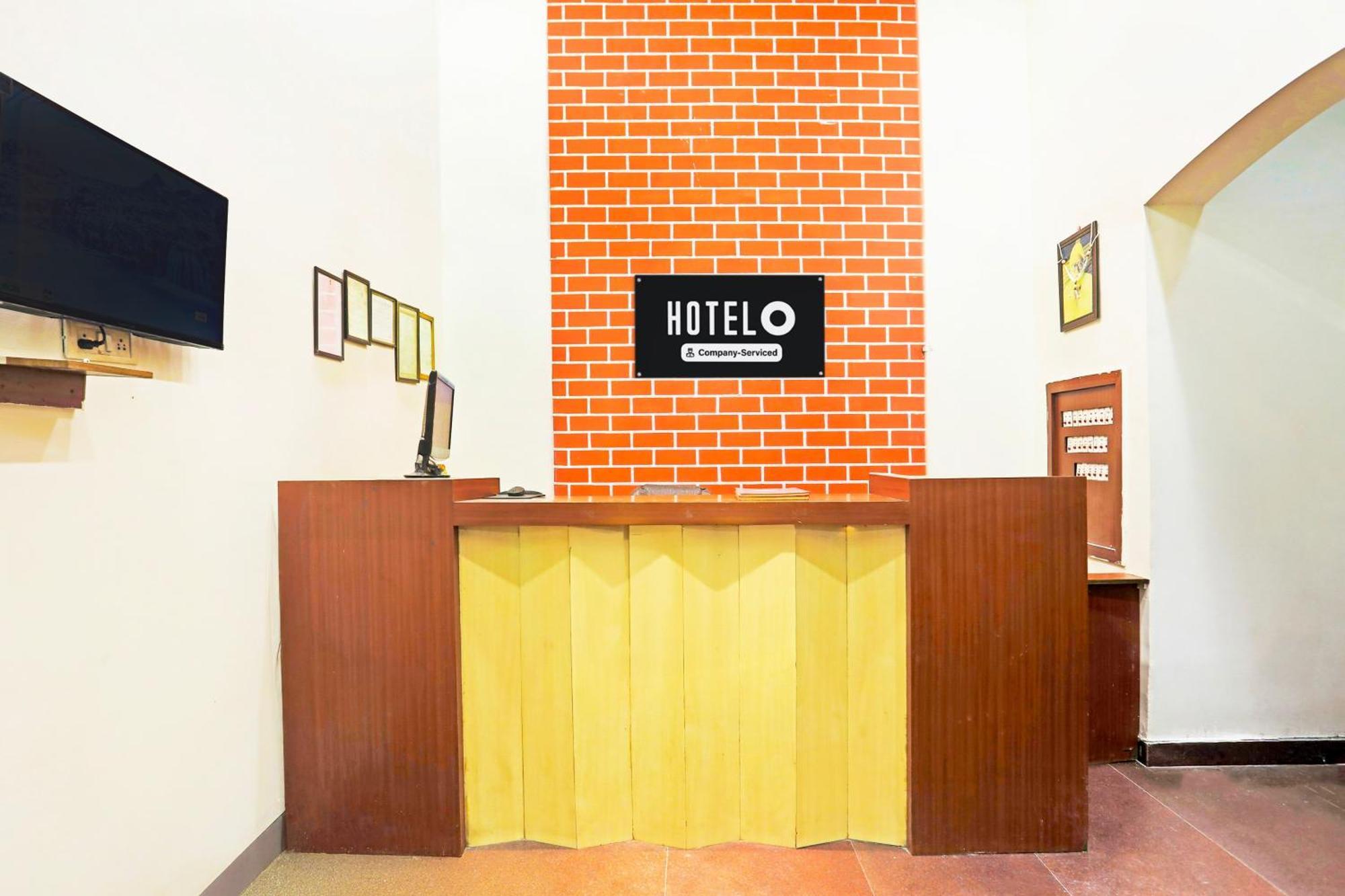 Oyo7859古鲁克里帕酒店 Rāipur 外观 照片