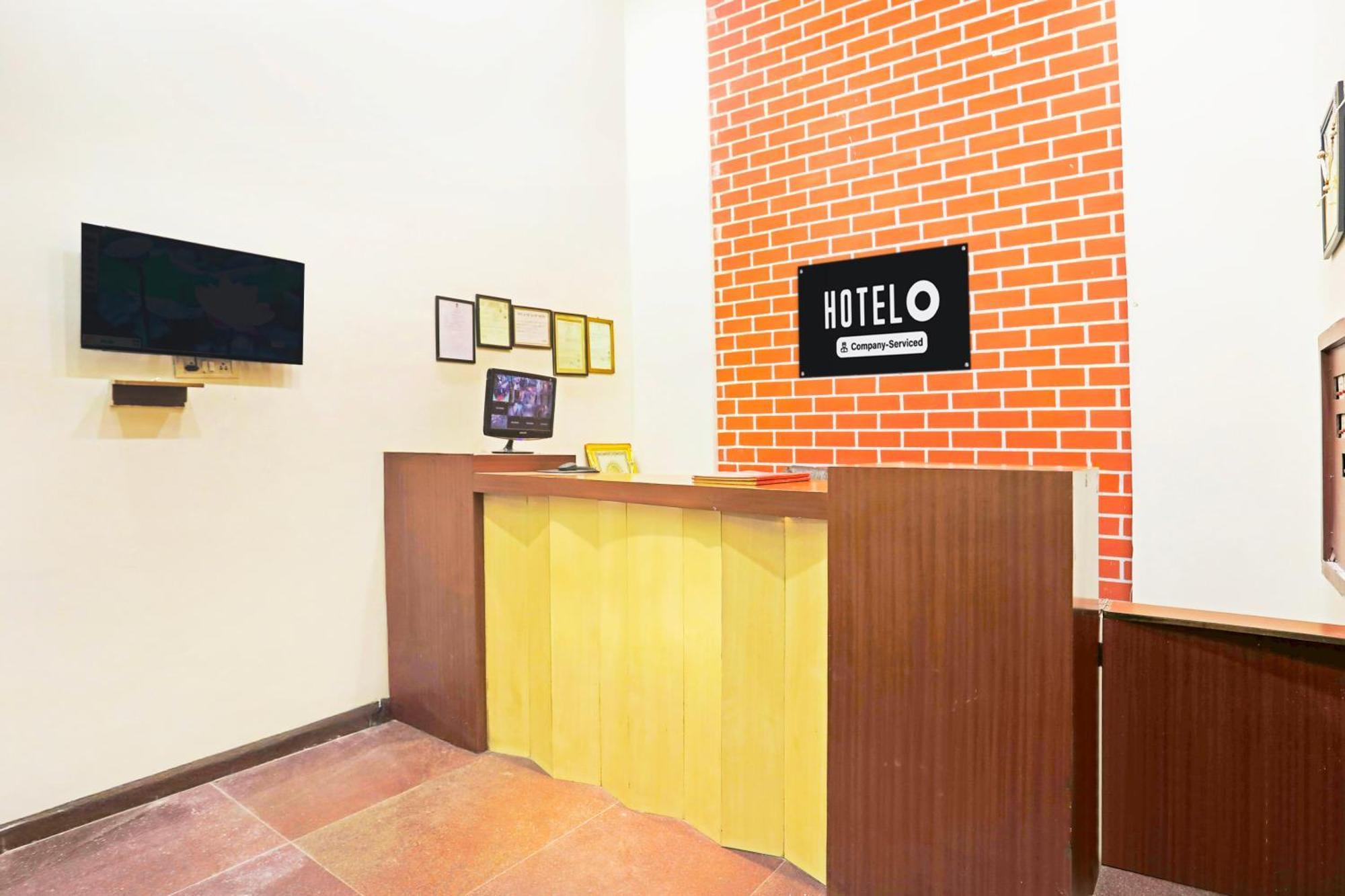 Oyo7859古鲁克里帕酒店 Rāipur 外观 照片